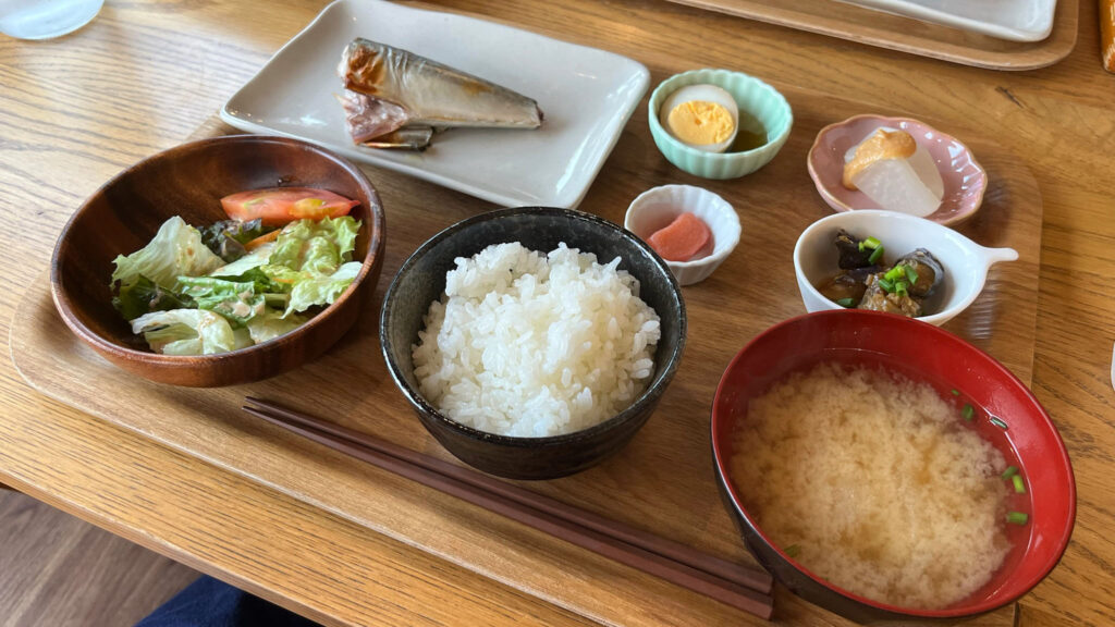 門限は22時。かふぇ＆小さな宿のどかで、生活リズムをととのえる。